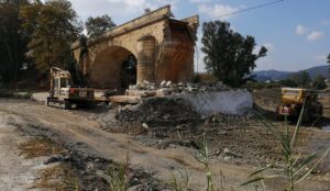 Άμεσες ενέργειες για την αποκατάσταση της Ιστορικής Γέφυρας του Κερίτη ζητά ο Δήμαρχος Πλατανιά