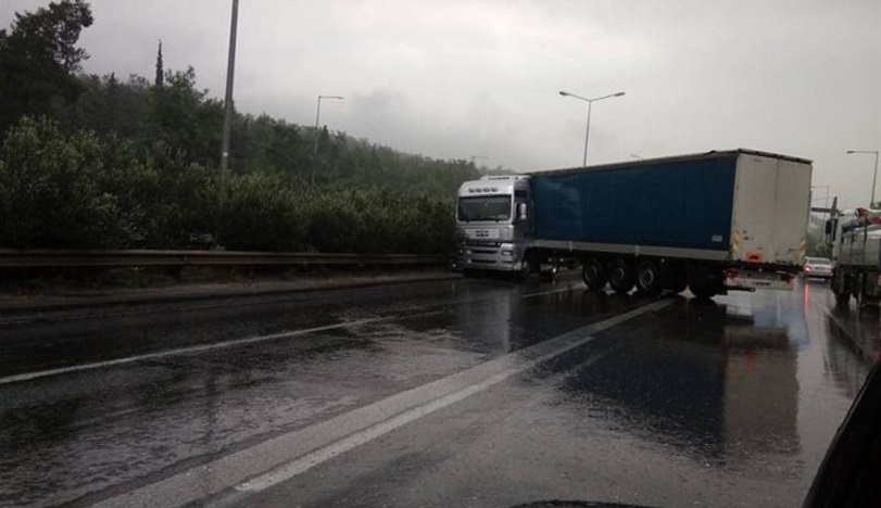 Χανιά: Τροχαίο ατύχημα με νταλίκα στην Εθνική οδό