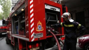 Χανιά: Συνελήφθη νεαρός μετά από φωτιά σε διαμέρισμα και φθορά σε πυροσβεστικό όχημα