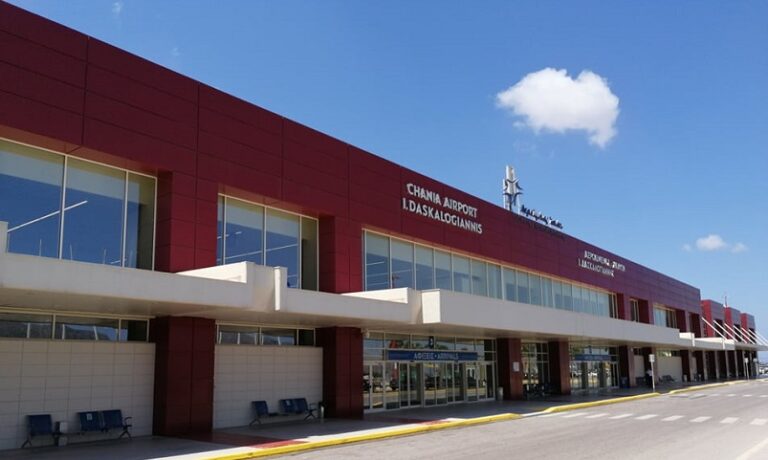 Χανιά: Ένταση στο αεροδρόμιο | Άνδρας επιτέθηκε σε αστυνομικό