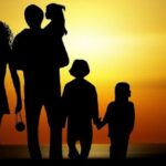 «Πάλι σχολείο;» και «Πώς στηρίζουμε τα παιδιά στη σχολική μετάβαση» Οι πρώτες συναντήσεις των Σχολών Γονέων της Περιφέρειας Κρήτης