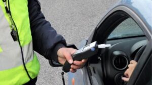 Μπαράζ περιστατικών μέθης στην Κρήτη – Διακομιδές από ΕΚΑΒ και έλεγχοι αλκοτέστ