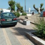 Διαμαρτυρία από τους καταστηματάρχες των Καλυβών για τις παράνομες σταθμεύσεις στο παραλιακό μέτωπο