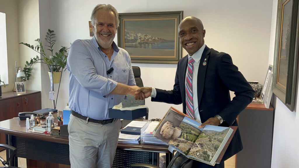 Επίσκεψη του προέδρου του Caribbean Marittime University, της Τζαμάικα στο Δήμο Σητείας