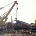 Τουλάχιστον 13 νεκροί από σύγκρουση επιβατικού τρένου με εμπορική αμαξοστοιχία στην Ινδία