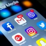 Ο αρχίατρος των ΗΠΑ ζητά να προστεθεί προειδοποιητική σήμανση στις πλατφόρμες κοινωνικής δικτύωσης για την προστασία των εφήβων