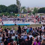 Περισσότερα από 300 παιδιά των νηπιαγωγείων του Δήμου Χανίων ένωσαν τις φωνές τους τραγουδώντας μελωδίες του Μίκη Θεοδωράκη