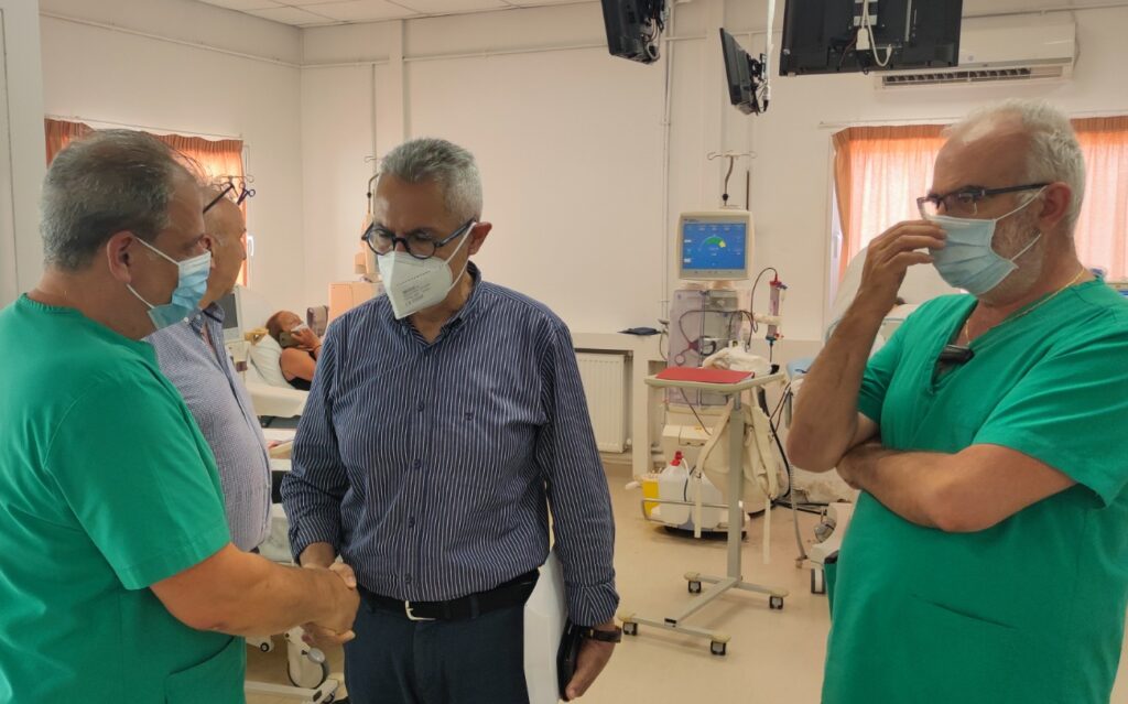 Επίσκεψη Παπαβασιλείου στο Νοσοκομείο Αγίου Νικολάου
