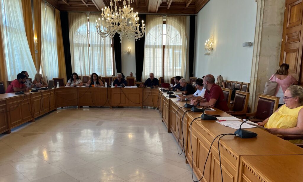 Η Δημοτική Επιτροπή Δήμου Ηρακλείου εκφράζει τη συμπαράσταση της στην οικογένεια του Ελληνοκαναδού Μανόλη Κακουλάκη