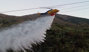 Κρήτη: Μεγάλη πυρκαγιά στο Μελιδοχώρι | Ήχησε το 112 | Σηκώθηκαν δυο ελικόπτερα