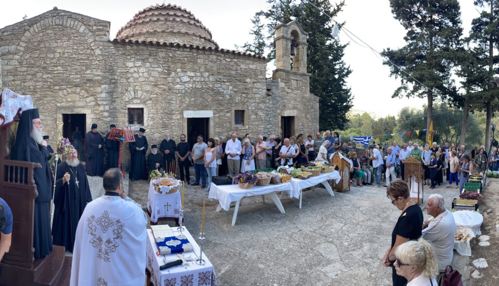 Ευλογία των καρπών της γης στον Ι. Ν. Μιχαήλ Αρχαγγέλου, Ροτόντα