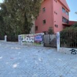 Ολοκληρώνονται οι εργασίες για την κατασκευή πεζοδρομίων, πεζόδρομων έξω από σχολεία (φώτο)