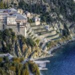 Διέσωσαν άνδρα στο Άγιο Όρος, αλλά τελικά συνελήφθη | Εκκρεμούσε σε βάρος του καταδίκη για ενδοοικογενειακή βία στα Χανιά