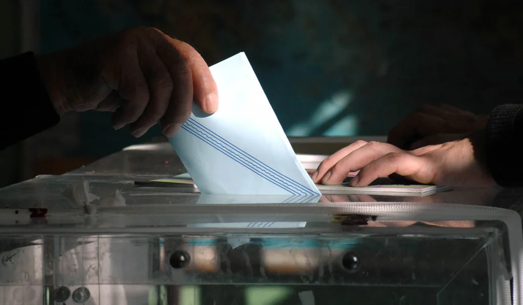 Από την πρώτη Κυριακή η εκλογή περιφερειάρχη και δημάρχου – Καταργείται η δεύτερη Κυριακή των αυτοδιοικητικών εκλογών