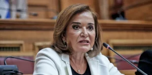 Ντόρα Μπακογιάννη: “Δεν είναι πολύ μακριά η αυτοδυναμία”