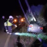 Κρήτη: ΙΧ εξετράπη της πορείας του και έπεσε σε κολώνα