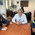 O Δήμαρχος Σητείας με τον νέο προϊστάμενο του Πυροσβεστικού Κλιμακίου