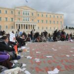 Ξένος Τύπος για Τέμπη: Η Ελλάδα διαδηλώνει οργισμένη | Δύο χρόνια μετά ημιτελής έρευνα, καμία καταδίκη