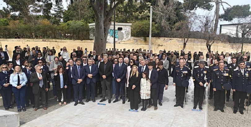 25η Μαρτίου | Χανιά: Επιμνημόσυνη δέηση και κατάθεση στεφάνων στο ηρώο της πόλης | φωτο