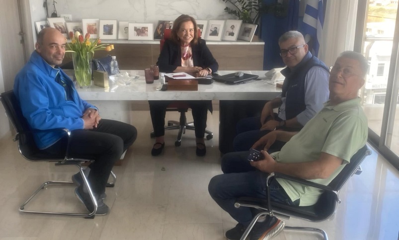 Χανιά: Συνάντηση με Ντόρα Μπακογιάννη για τις υποδομές του υγρού στίβου
