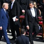 Ντ. Τραμπ και η Ούρσουλα φον ντερ Λάιεν χαιρετήθηκαν δια χειραψίας στην κηδεία του πάπα Φραγκίσκου