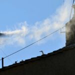 Λευκός καπνός στο Βατικανό – Εκλέχθηκε νέος Πάπας