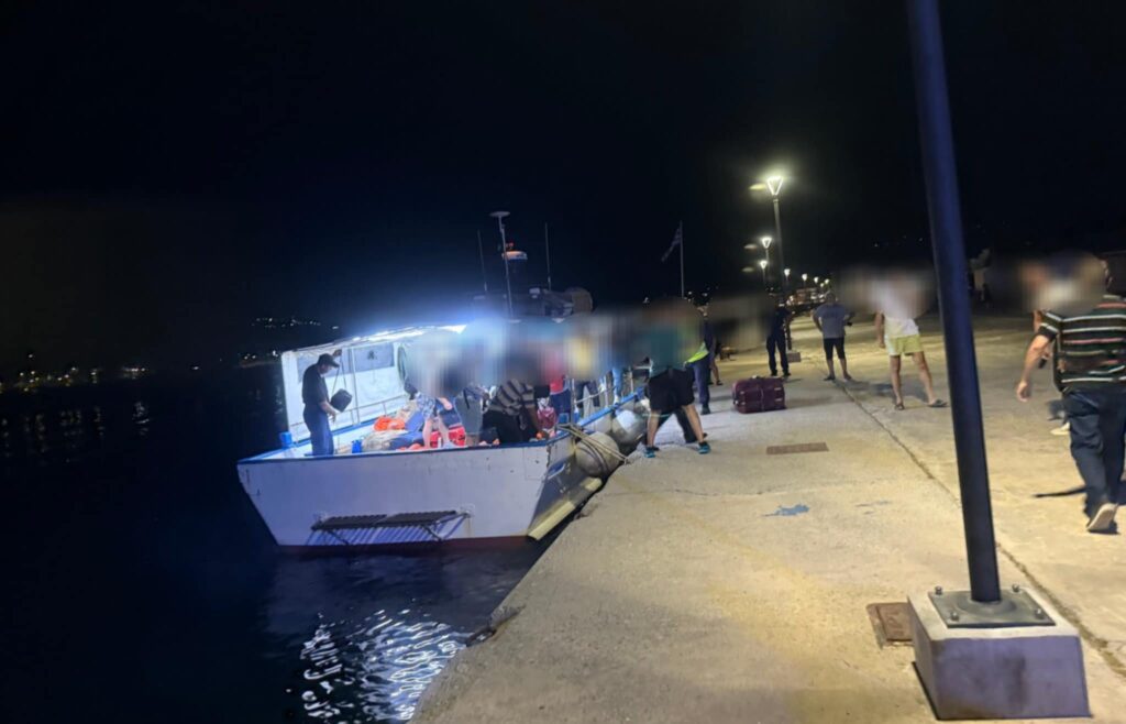 Προσάραξη φορτηγού πλοίου ανοικτά της Κρήτης – Άμεση κινητοποίηση των αρχών (φωτο)
