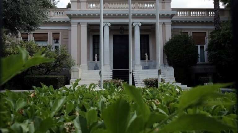 Ανακοινώθηκε ο ανασχηματισμός: Παραμένει στη θέση του ο Παύλος Μαρινάκης – Τα πρόσωπα που μπαίνουν στην κυβέρνηση