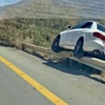 Κρήτη: Ταξί “σκαρφάλωσε” στις μπάρες στο ΒΟΑΚ