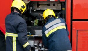 Χανιά: Πυρκαγιά σε απόσταση αναπνοής από το Γυμνάσιο Κουνουπιδιανών