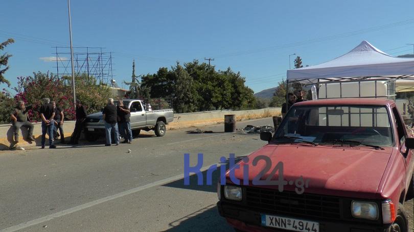 Χανιά: Αποφασισμένοι να παραμείνουν στα μπλόκα είναι οι αγρότες (φώτο)