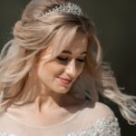 Wedding glow: Πώς να λάμπεις από το πρωί μέχρι το …επόμενο πρωί