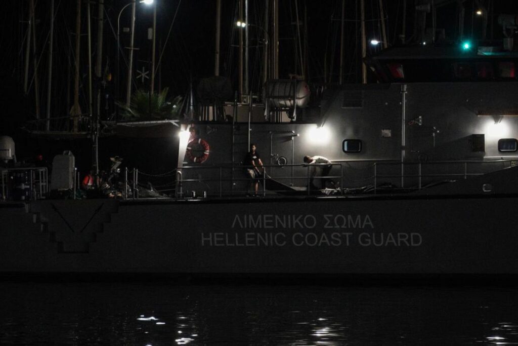 Χανιά: Αλιευτικό σκάφος προσάραξε στη Χρυσή Ακτή