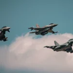 Η Πολωνία απογείωσε εσπευσμένα μαχητικά εν μέσω πληγμάτων της Ρωσίας στην Ουκρανία