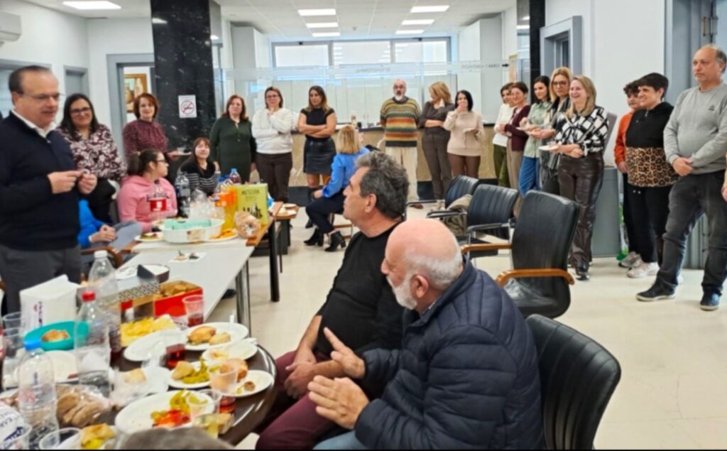 Έκοψαν την πίτα οι εργαζόμενοι στο Δήμο Ρεθύμνου | φωτο