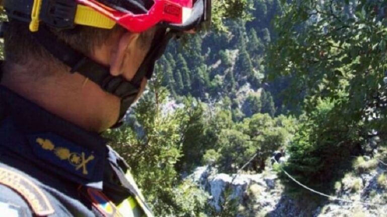 Κρήτη: Επιχείρηση διάσωσης περιπατητή ο οποίος τραυματίστηκε σε φαράγγι