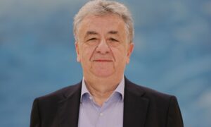 Διπλή παρέμβαση Αρναουτάκη για αποκέντρωση και διαχείριση υδάτων