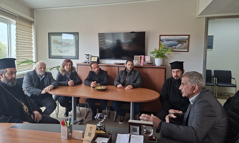 Εθιμοτυπική επίσκεψη του νέου Μητροπολίτη Λάμπης Συβρίτου και Σφακίων κ.κ. Ιωακείμ στο Δήμαρχο Αμαρίου
