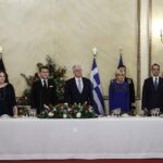 «Ελλάς, Γαλλία, Συμμαχία» στα ελληνικά από τον Μακρόν