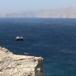 Η Τεχεράνη ανακοινώνει ότι επαναφέρει τον «αυστηρό έλεγχο» των Στενών του Ορμούζ