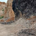 Χανιά: Συναγερμός στην Πυροσβεστική για πυρκαγιά που εκδηλώθηκε σε παλιό λατομείο (φώτο)