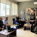 Χανιά: Την Πυροσβεστική επισκέφθηκε ο Μητροπολίτης Κυδωνίας και Αποκορώνου Τίτο (φώτο)