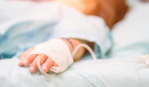 Κρήτη: Πιάστηκε το χέρι του σε μηχανή κιμά – Σοβαρός τραυματισμός 27χρονου