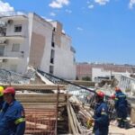 Kατάρρευση πολυκατοικίας στα Πετράλωνα | Αναφορές για 4 εγκλωβισμένους