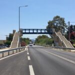 Χανιά: Τοποθετήθηκε η τρίτη μεταλλική πεζογέφυρα στο τμήμα Γεωργιούπολη – Πετρές