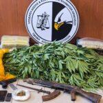 Κρήτη: Επιχείρηση-σκούπα στο Μαλεβίζι | Βρέθηκαν καλάσνικοφ, πιστόλια και φυτεία κάνναβης (φώτο)