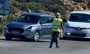 Χανιά: Καταγγελία για άγρα πελατών για στάθμευση στο Ελαφονήσι