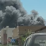 Κρήτη: Μεγάλη πυρκαγιά – Στις φλόγες σπίτια και εργοστάσια | Ήχησε το 112 (φώτο)