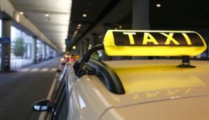 Κρήτη: Χειροπέδες σε τρεις οδηγούς ταξί