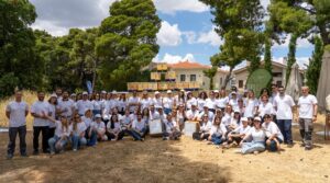 Bee the Change”: Η team AEGEAN γιόρτασε την Παγκόσμια Ημέρα Περιβάλλοντος, αναλαμβάνοντας δράση για την προστασία των μελισσών